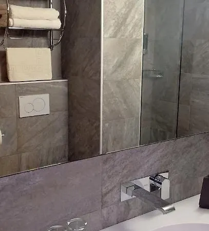 Alpina & 3* لا تْويلي