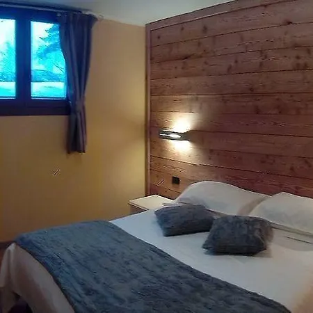 Alpina & فندق لا تْويلي